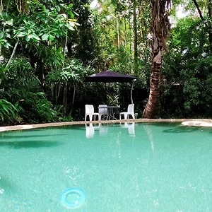 Travellers Paradise Hostel