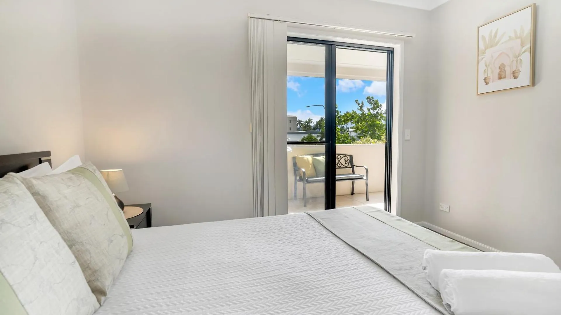 The Edge - Just Steps To Cairns Esplanade Frontage Apartment Australia