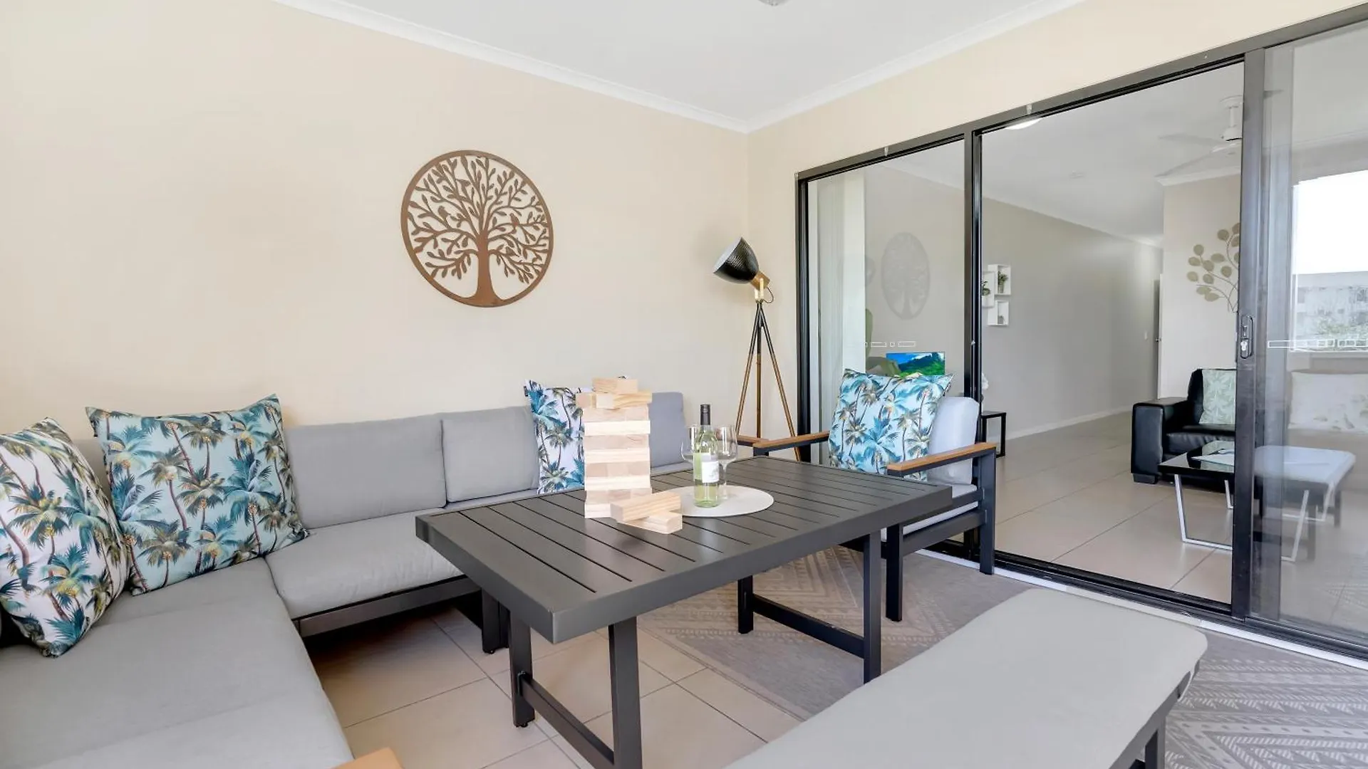 The Edge - Just Steps To Cairns Esplanade Frontage Apartment 0*,  Australia