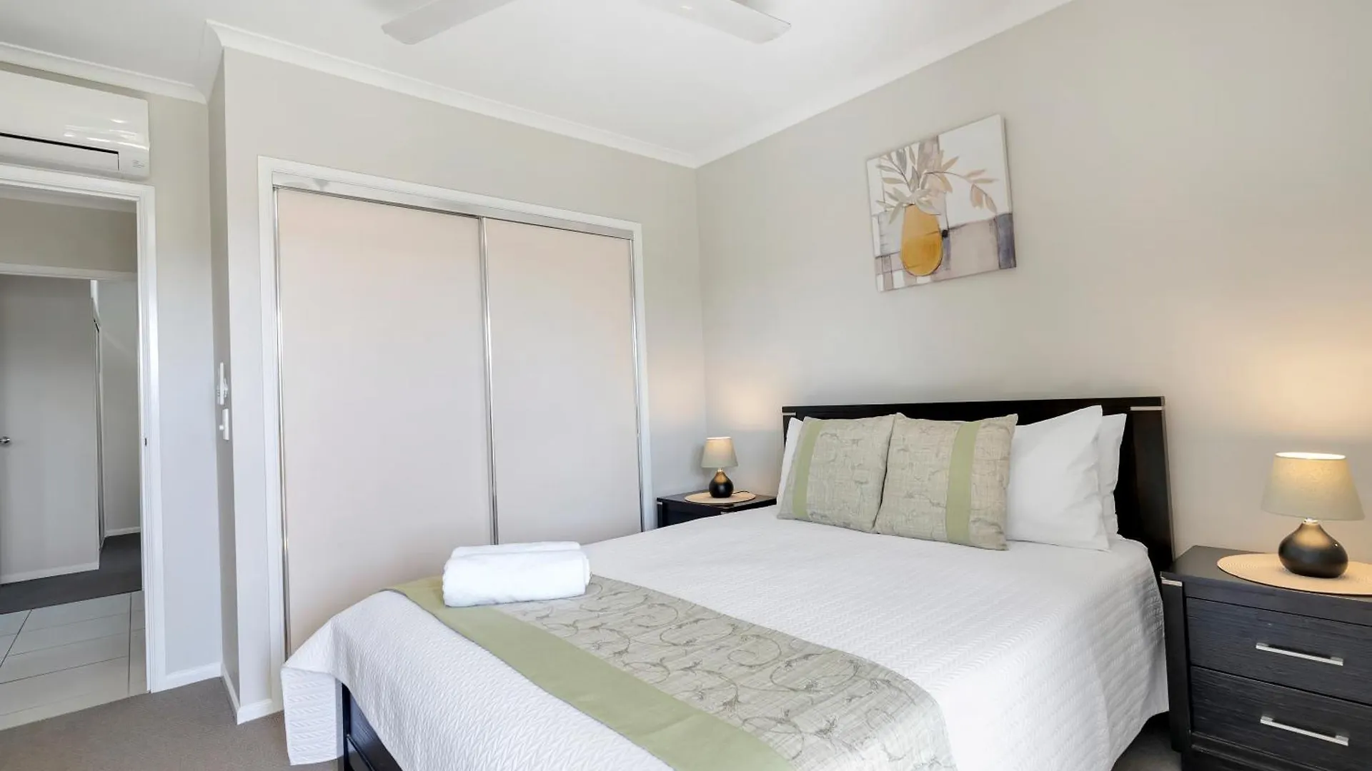 The Edge - Just Steps To Cairns Esplanade Frontage Apartment
