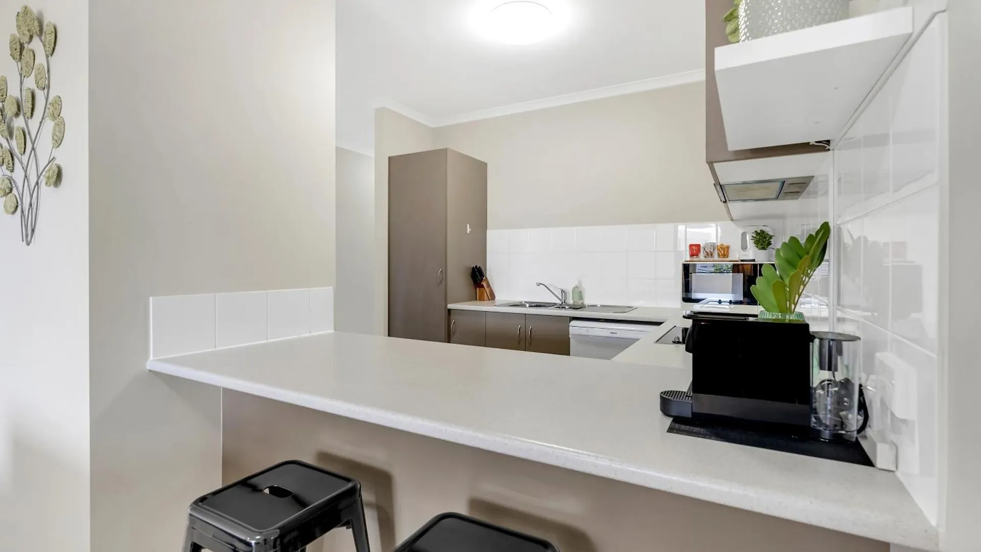 The Edge - Just Steps To Cairns Esplanade Frontage Apartment