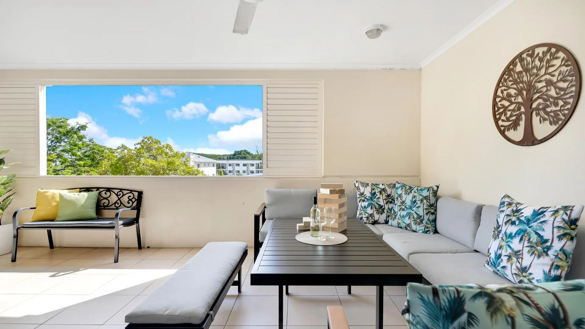The Edge - Just Steps To Cairns Esplanade Frontage Apartment