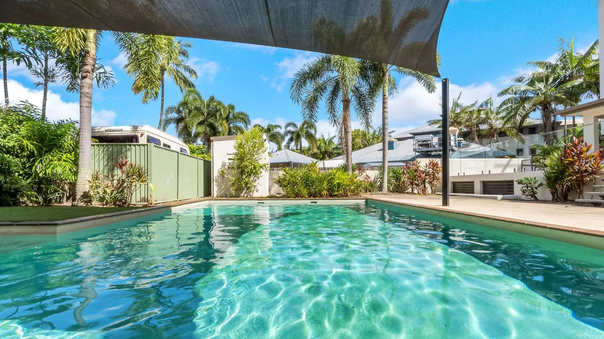 The Edge - Just Steps To Cairns Esplanade Frontage Apartment