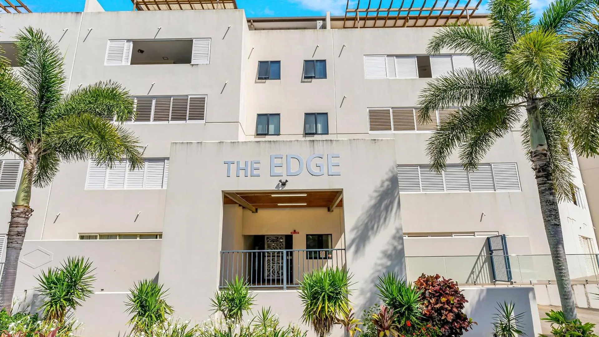 The Edge - Just Steps To Cairns Esplanade Frontage Apartment 0*,  Australia