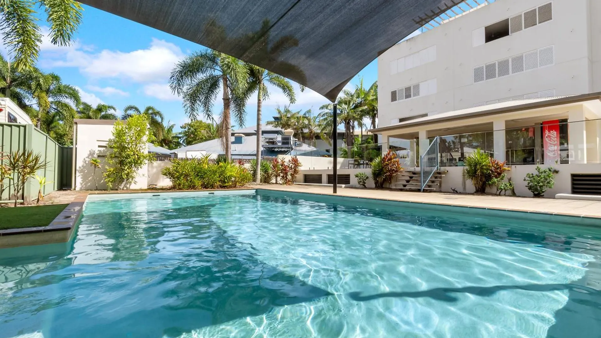 The Edge - Just Steps To Cairns Esplanade Frontage Apartment